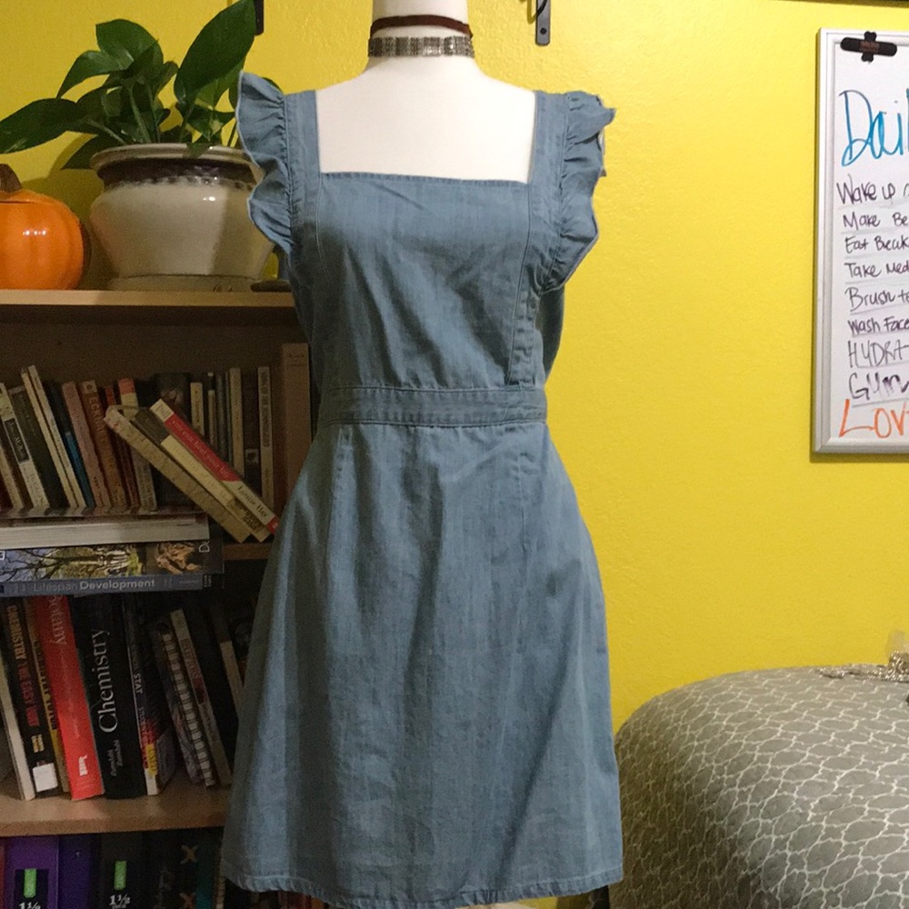 Denim dress open back !